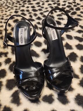 Steve Madden Stride Black Patent Heels